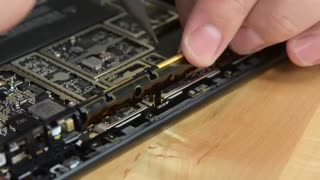 کالبدشکافی تبلت سرفیس پرو ایکس شرکت مایکروسافت