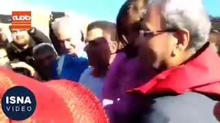 بازدید علی ربیعی از چادرهای زلزله‌زدگان در روستای ورنکش