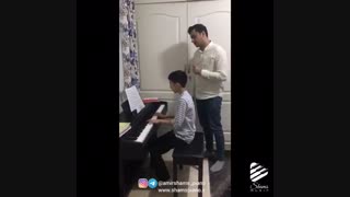 تمرین پیانو در کلاس