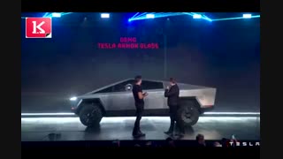 فیلم شکسته شدن شیشه وانت برقی سایبرتراک تسلاموتورز هنگام رونمایی