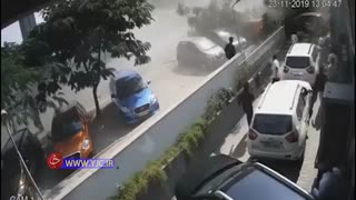 قطع درختان پس از سقوط مرگبار خودرو!