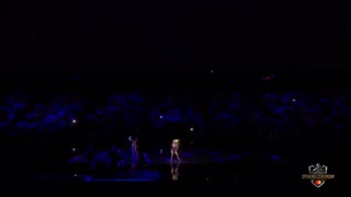 اجرای Soyeon لیدر G)-Idle) با  Becky G  و مشاهیر هالیوودی