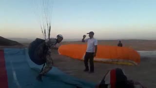 پرواز در قم-کنترل بال در تیکاف (خلبان مرتضی عبادی)