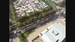 پاراموتورقم-گل افشانی گلزارشهدای کاشان توسط مرتضی عبادی