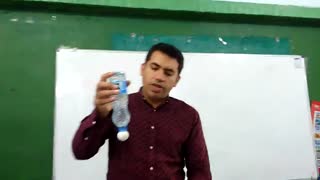 آزمایش جالب با توپ و بطری آب