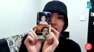 یوتو هنوز قاب عکس بچگی ووسوکو داره:)