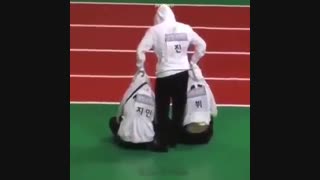 Bts. مامان جین بچه ها شو جمع می کنه :))))))