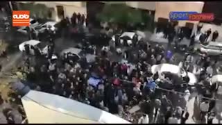 شعار هواداران خشمگین استقلال به فسخ قرارداد استراماچونی و پایان همکاری اش با استقلال