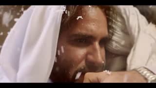 موزیک ویدئوی فوق العاده شبی که ماه کامل شد با صدای پر احساس محسن چاوشی