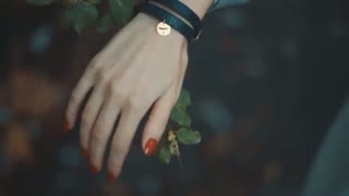 دستبند چرم مشکی لیزارد | آویز طلا حروف | LT8