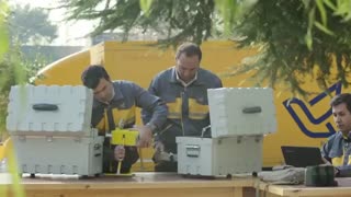 سوپرایز جدید وزیر ارتباطات؛ انتقال بسته‌های پستی با پهپاد