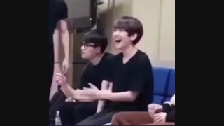 وقتی خنده های بکهیون میره رو مخ دی او